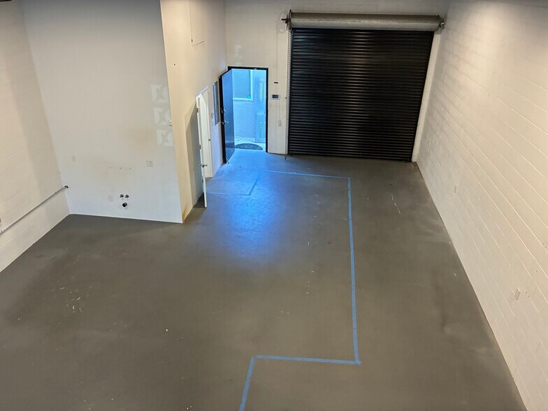 More Photos Of 3307 W Burbank Blvd, Burbank Loft Creative Space For Lease