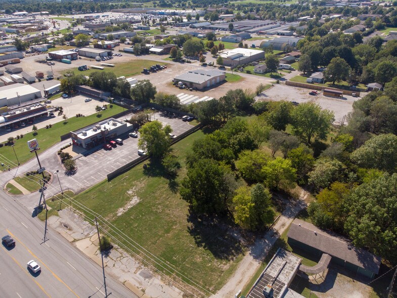 More Photos Of 1210 S Thompson St, Springdale Land For Sale