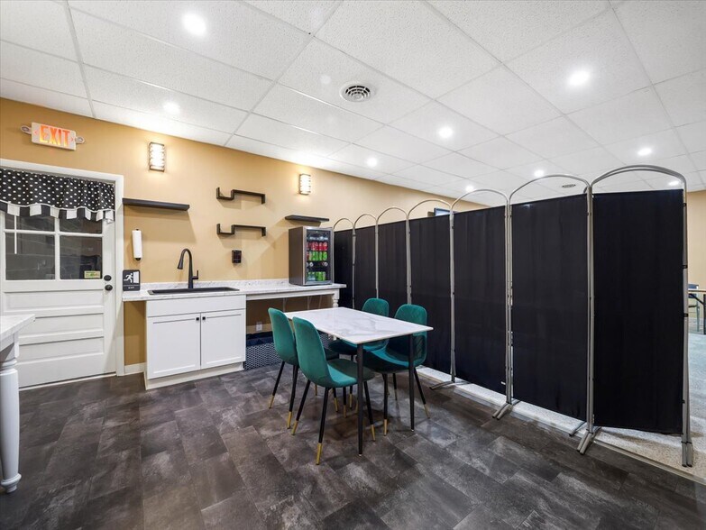 More Photos Of 128 W 3rd St, Waynesboro Freestanding For Sale