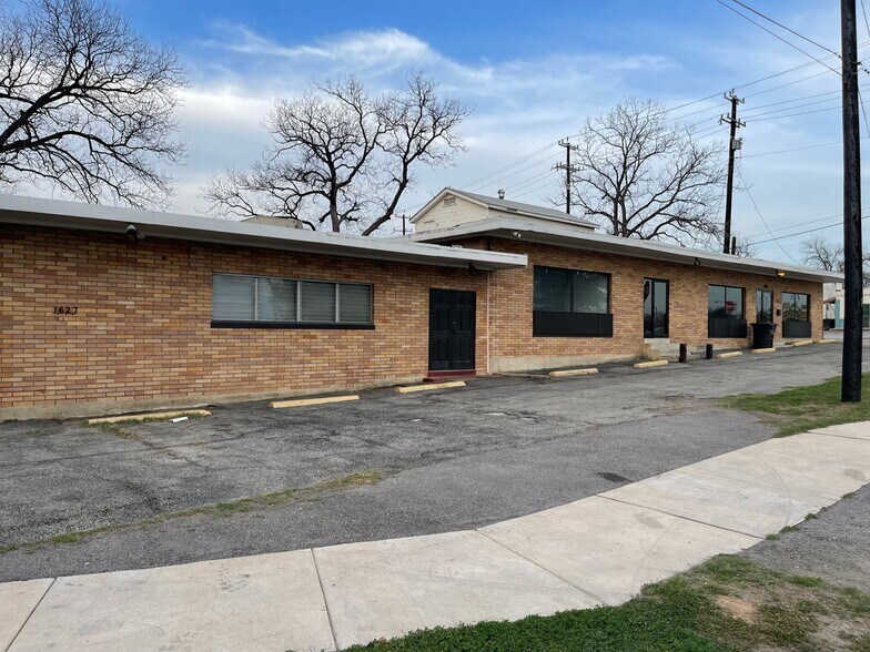 More Photos Of 1631 N Interstate 35, San Antonio Loft Creative Space For Lease