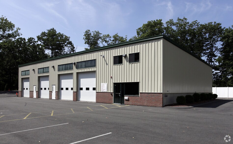 Primary Photo Of 33 Forge Hill Rd, Franklin Warehouse For Lease