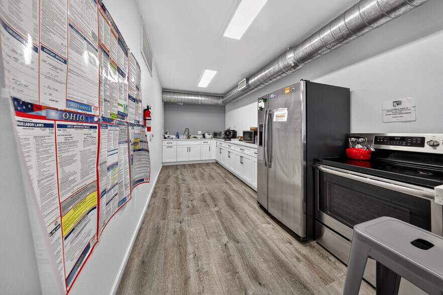 More Photos Of 20847 Sherman Way, Canoga Park Office For Sale