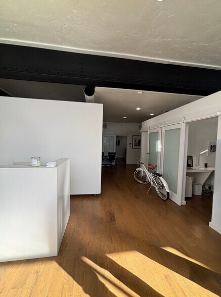 More Photos Of 1138 N Robinson Ave, Oklahoma City Office For Sale