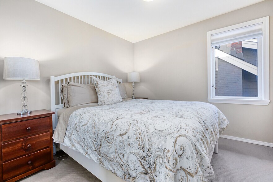 More Photos Of 2814 3rd Av W, Vancouver Hospitality For Sale