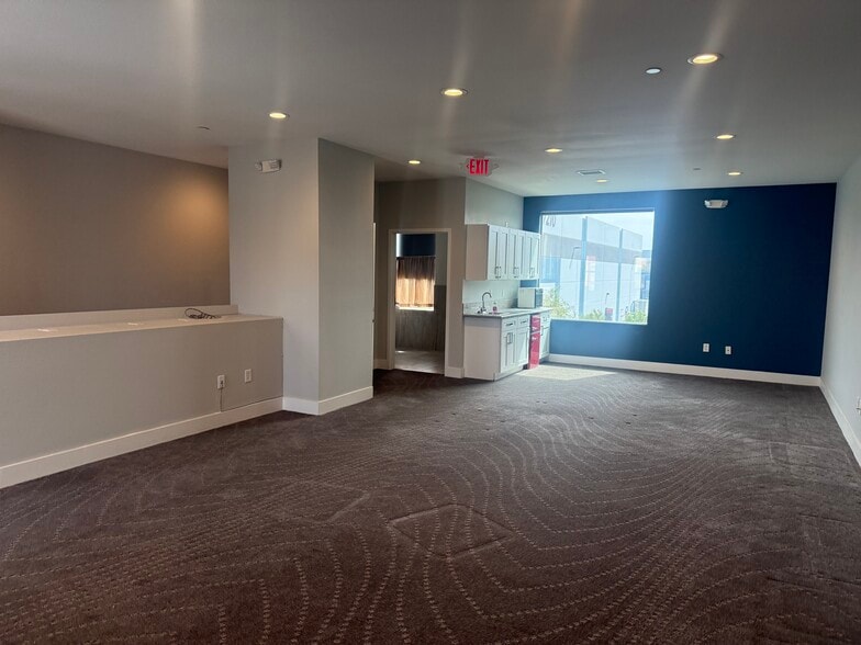 More Photos Of 7318 W Post Rd, Las Vegas Loft Creative Space For Sale