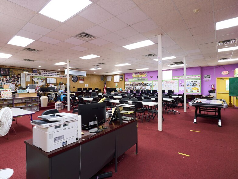 More Photos Of 464 N 9th St, Fort Pierce General Retail For Sale
