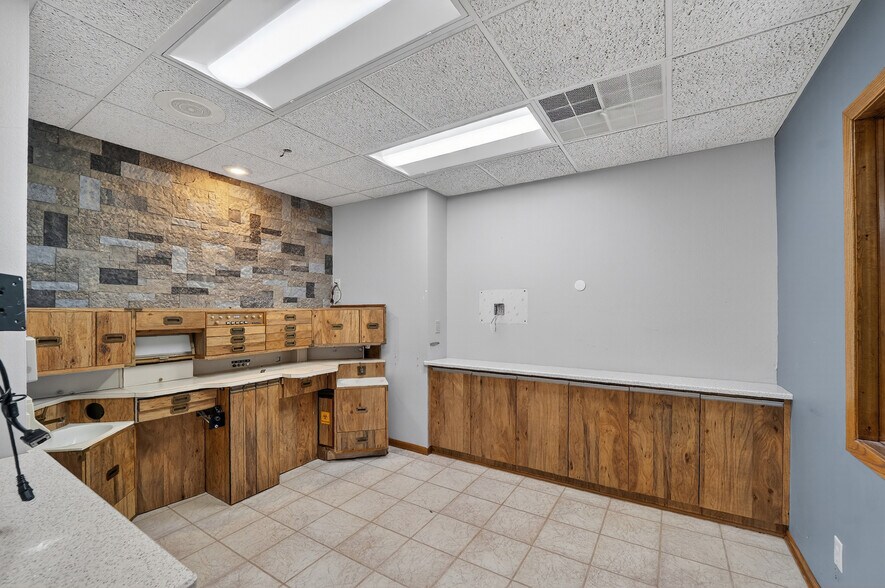 More Photos Of 533 S Main St, West Bend Office For Sale