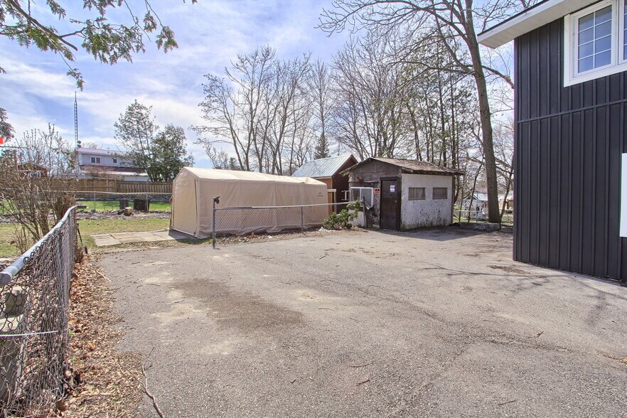 More Photos Of 395 Bay St W, Brock Office For Sale