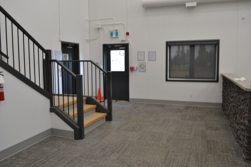 More Photos Of 70 Queens Dr, Red Deer County Service For Sale