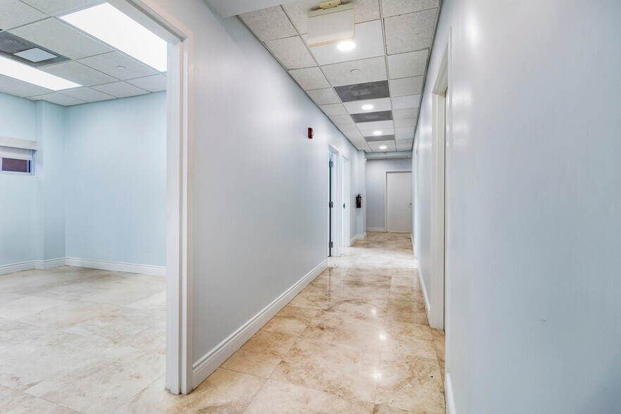More Photos Of 6141 Sunset Dr, South Miami Medical For Lease