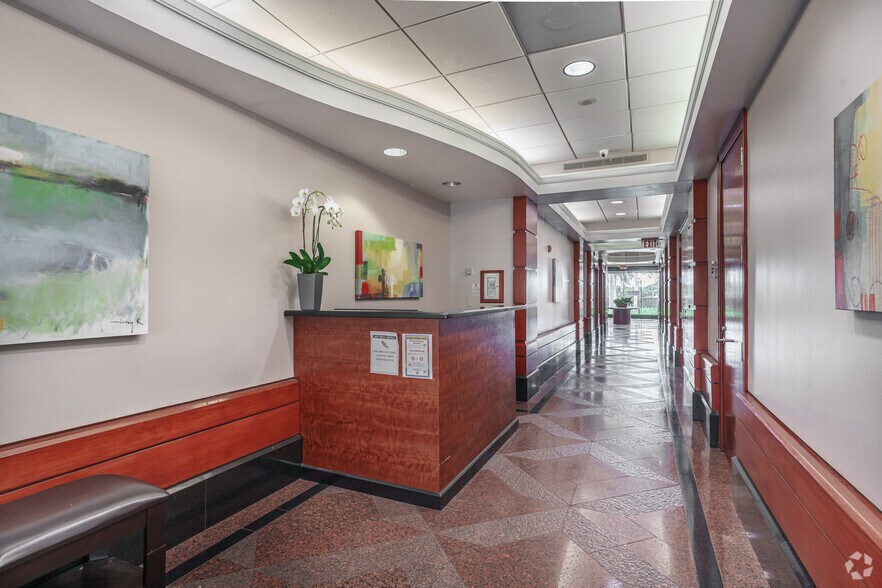 More Photos Of 1645 Palm Beach Lakes Blvd, West Palm Beach Coworking Space