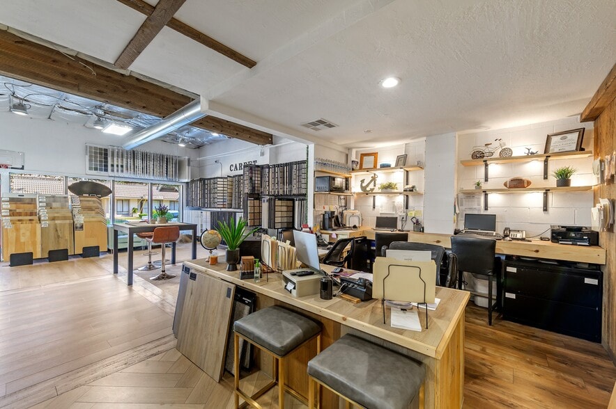 More Photos Of 112 W Linda Mesa Ave, Danville Freestanding For Sale