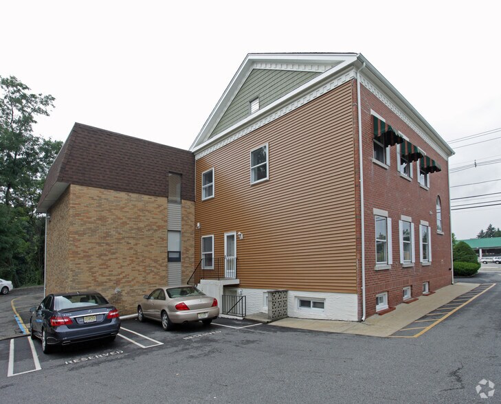 More Photos Of 24 Wyckoff Ave, Waldwick Medical For Lease