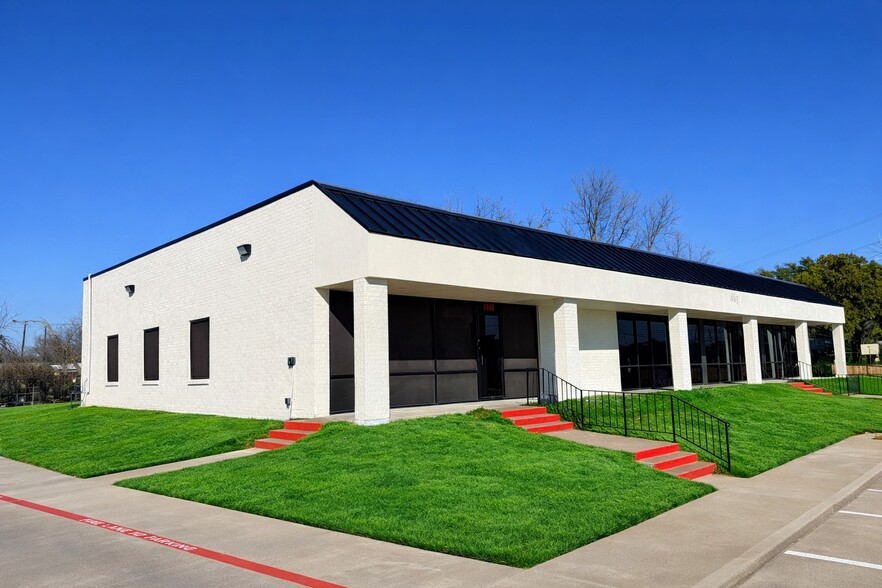 Primary Photo Of 1449 Forest Ln, Garland Office For Lease