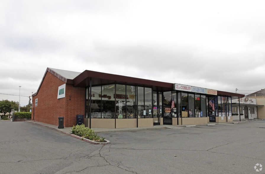 More Photos Of 2558 Old 1st St, Livermore Freestanding For Lease