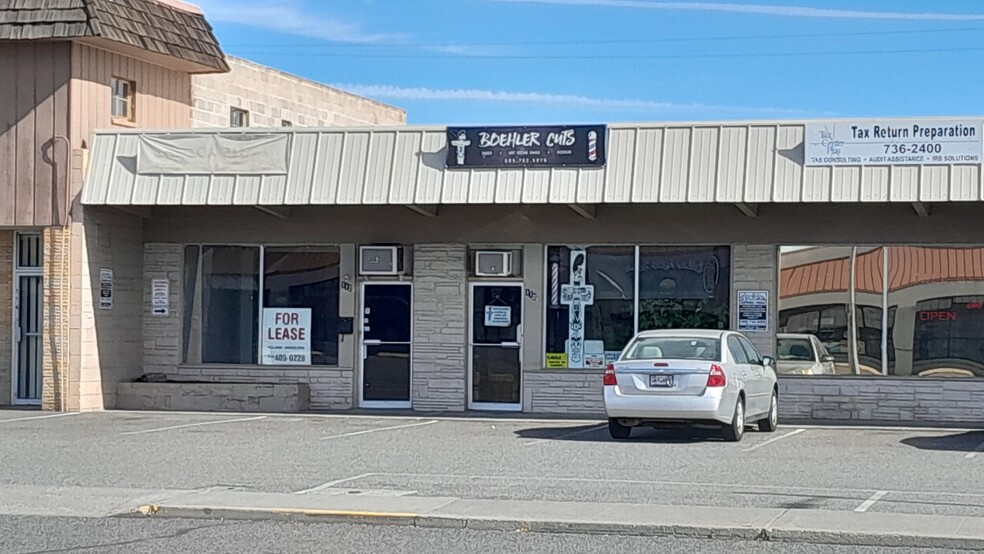 Primary Photo Of 106-112 Vista Way, Kennewick Storefront For Lease