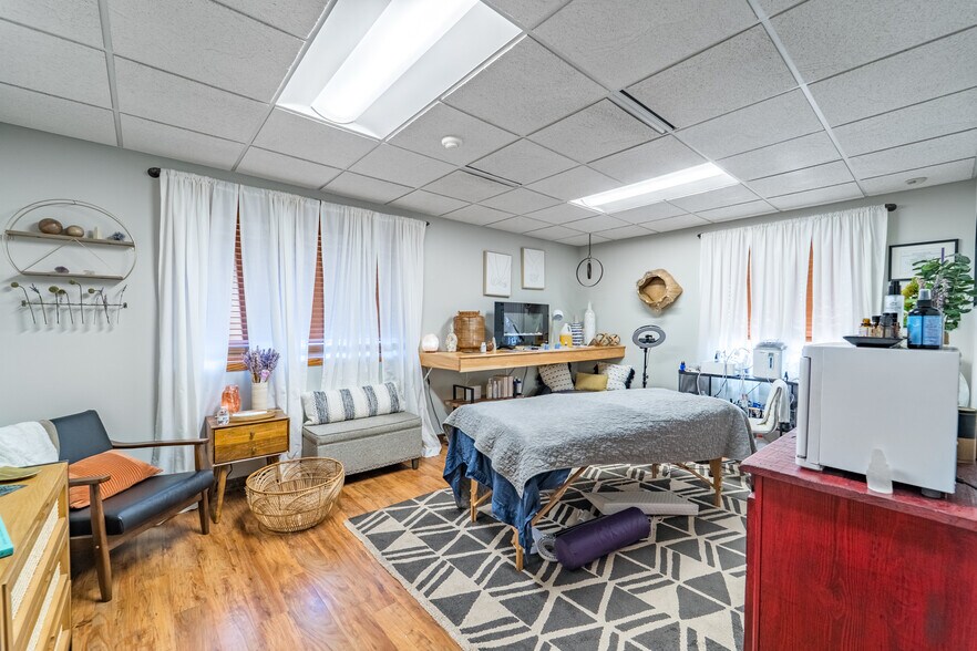 More Photos Of 7505 Stone Ridge Dr, Weston Medical For Sale