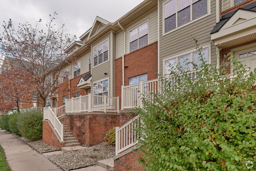 More Photos Of 290 Exchange Blvd, Rochester Apartments For Lease