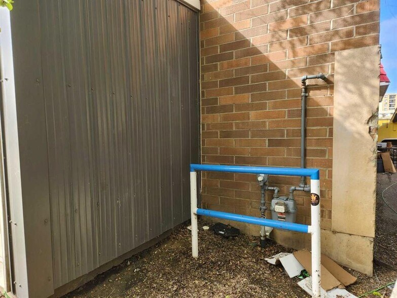 More Photos Of 208 Railway Ave E, Drumheller Convenience Store For Sale