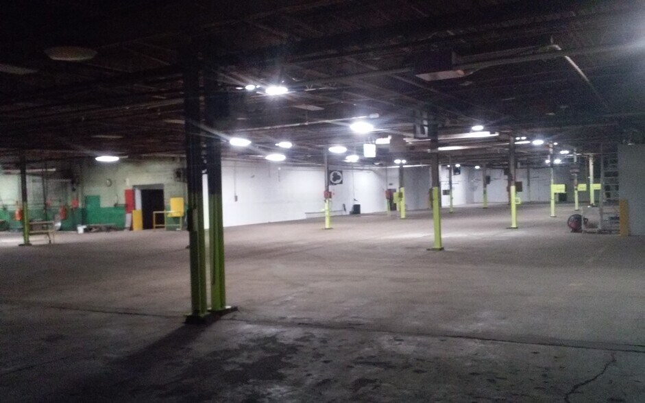 More Photos Of 315 W Mill St, Beaver Dam Manufacturing For Lease
