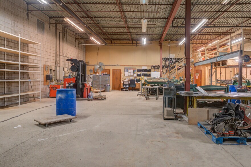 More Photos Of 114 Easton Rd, Brantford Industrial For Sale
