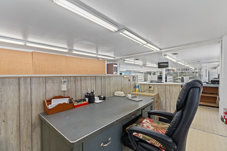 More Photos Of 8275 Carolina Blvd, Clyde General Retail For Sale