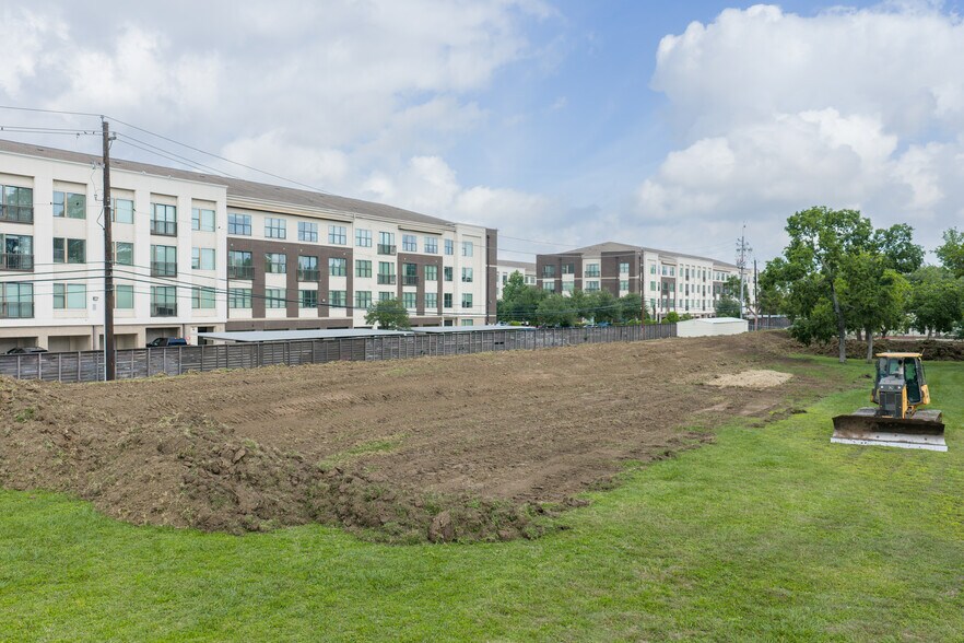 More Photos Of 7022 Old Katy Rd, Houston Showroom For Sale