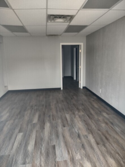 More Photos Of 1909 Lawrence Rd, Kemah Warehouse For Lease