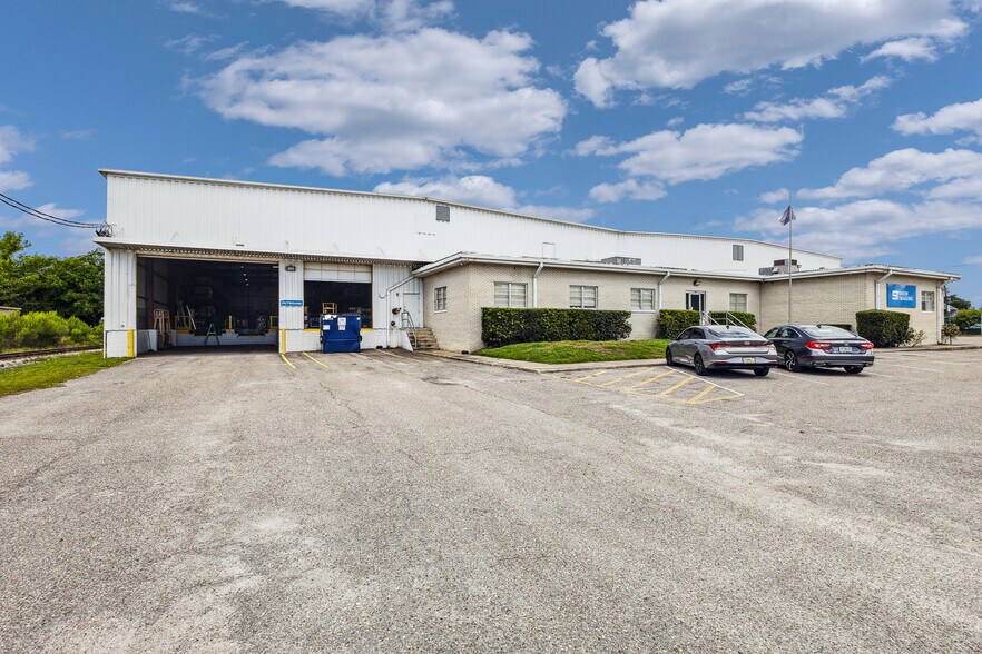 Primary Photo Of 2920 Eunice Ave, Orlando Warehouse For Sale