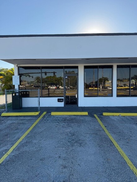 More Photos Of 5100-5130 State Road 7, Fort Lauderdale Unknown For Lease