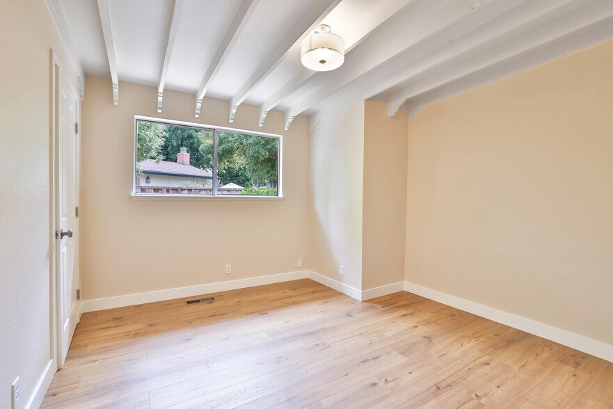 More Photos Of 992 Gale Dr, Campbell Apartments For Sale