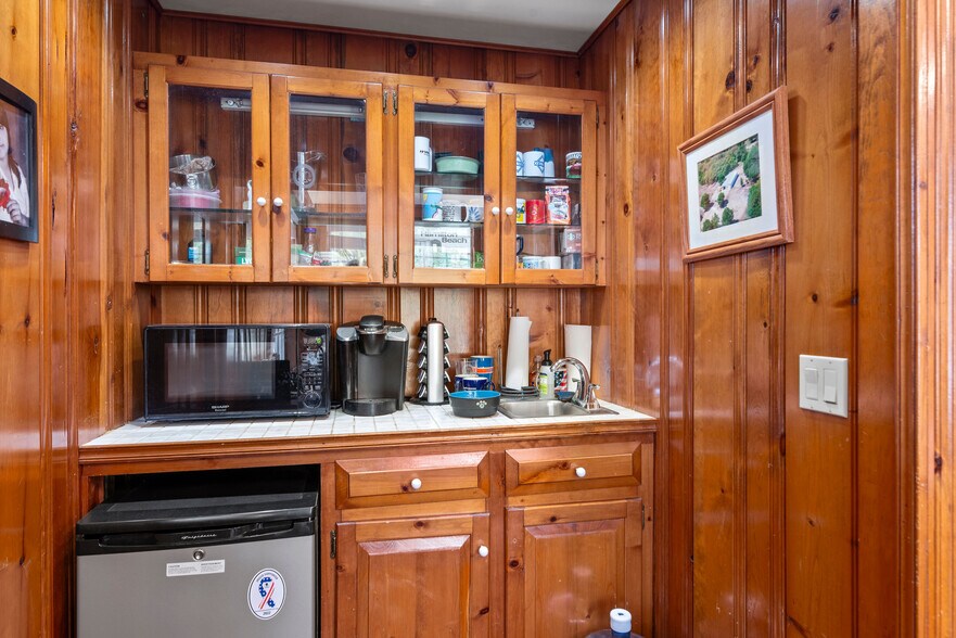 More Photos Of 123 Live Oak Ave, Daytona Beach Office Residential For Sale