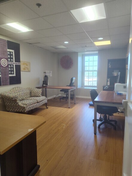 More Photos Of 50 S Pickett St, Alexandria Medical For Sale