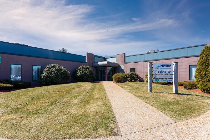 Primary Photo Of 490 Boston Post Rd, Sudbury Office For Lease