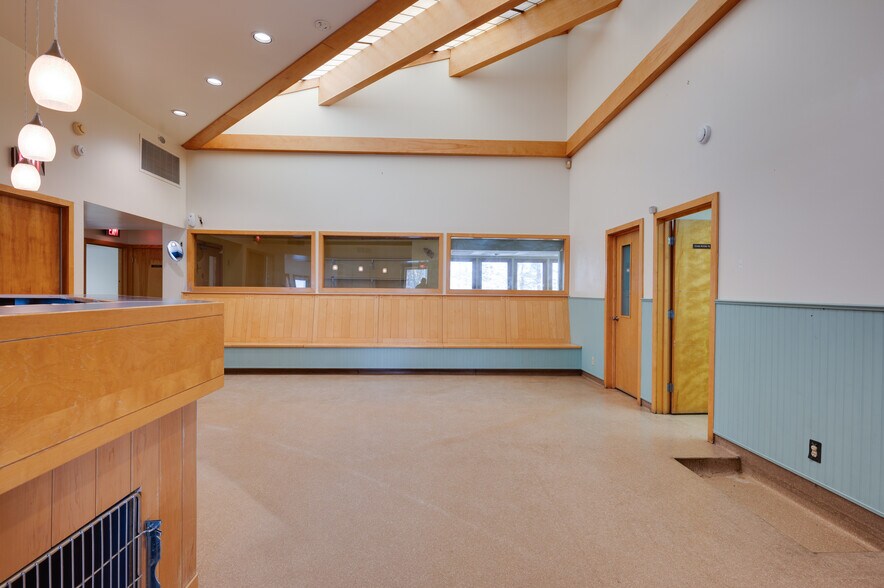 More Photos Of 154 Sturbridge Rd, Charlton Veterinarian Kennel For Lease