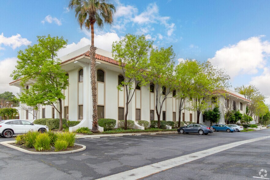 More Photos Of 3200 Patrick Henry Dr, Santa Clara Research And Development For Lease