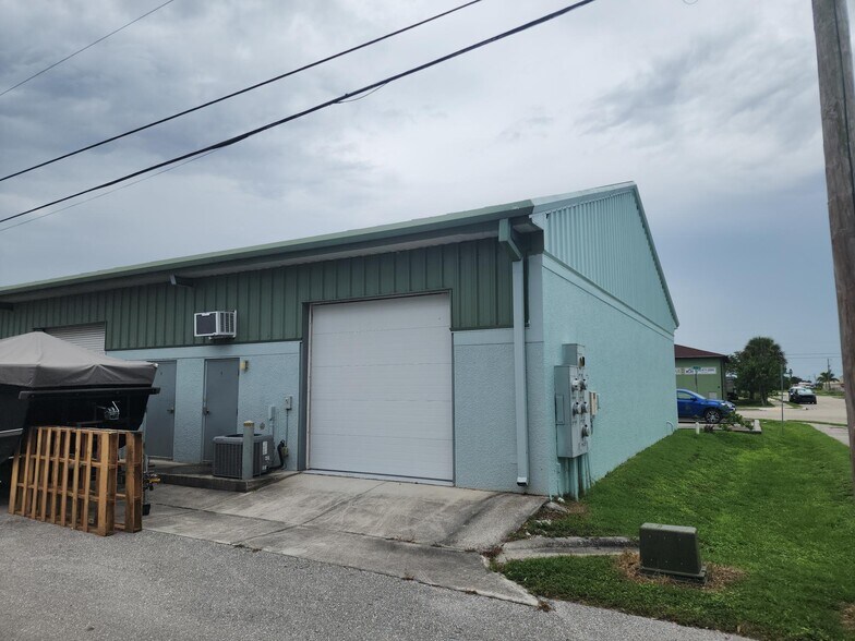 More Photos Of 1007 NE 7th Ter, Cape Coral Warehouse For Sale