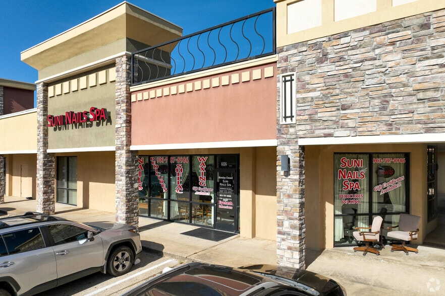 More Photos Of 3400-3502 S Broadway, Tyler Unknown For Lease