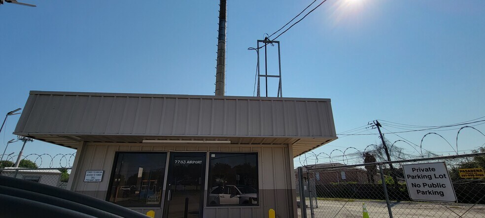 More Photos Of 7783 Airport Blvd, Houston General Retail For Lease
