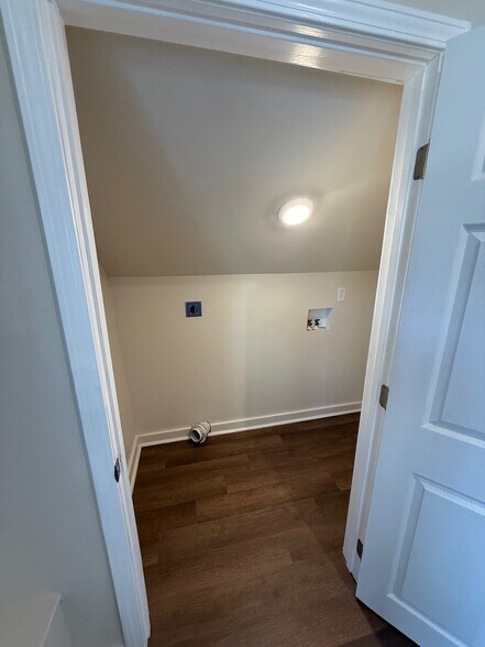 More Photos Of 214 Lee Ln, Covington Loft Creative Space For Lease