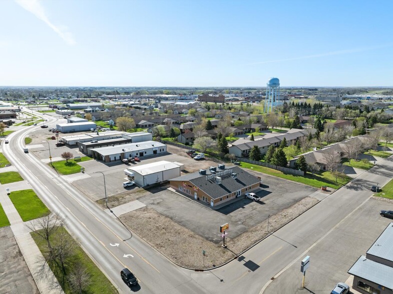 More Photos Of 625 SW 31st Ave, Minot Freestanding For Sale