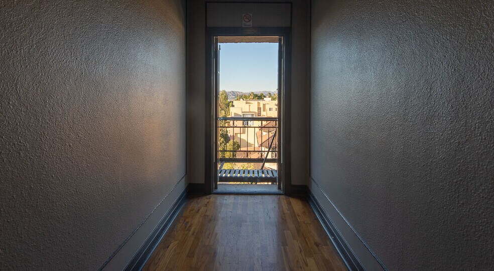 More Photos Of 500 S Westmoreland Ave, Los Angeles Apartments For Sale