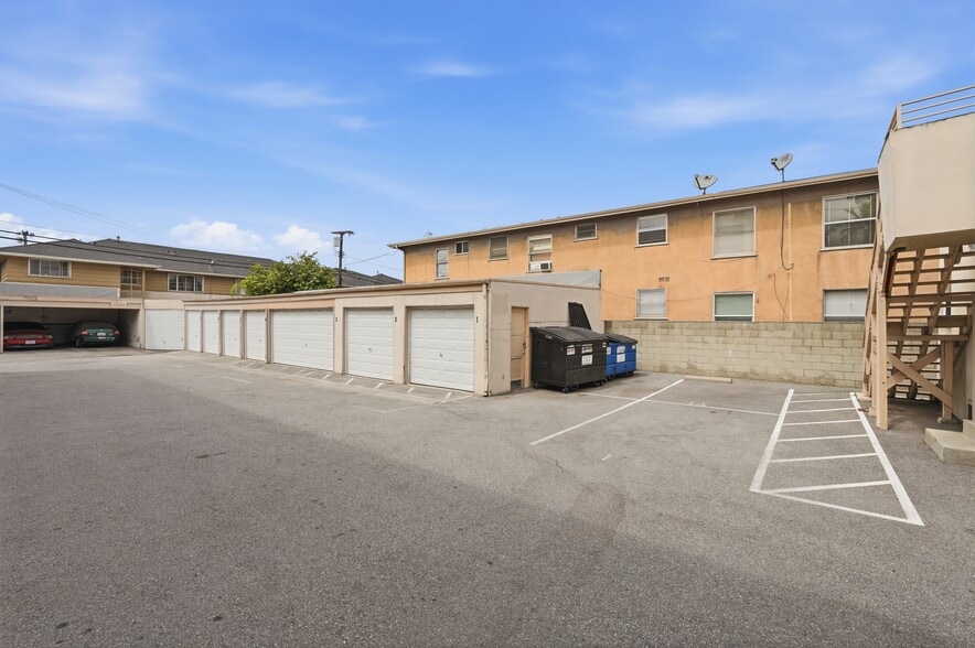 More Photos Of 3575 S Sepulveda Blvd, Los Angeles Apartments For Sale