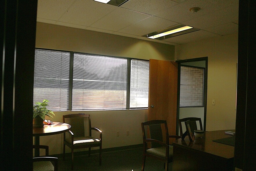 More Photos Of 801 S Durkin Dr, Springfield Office For Sale