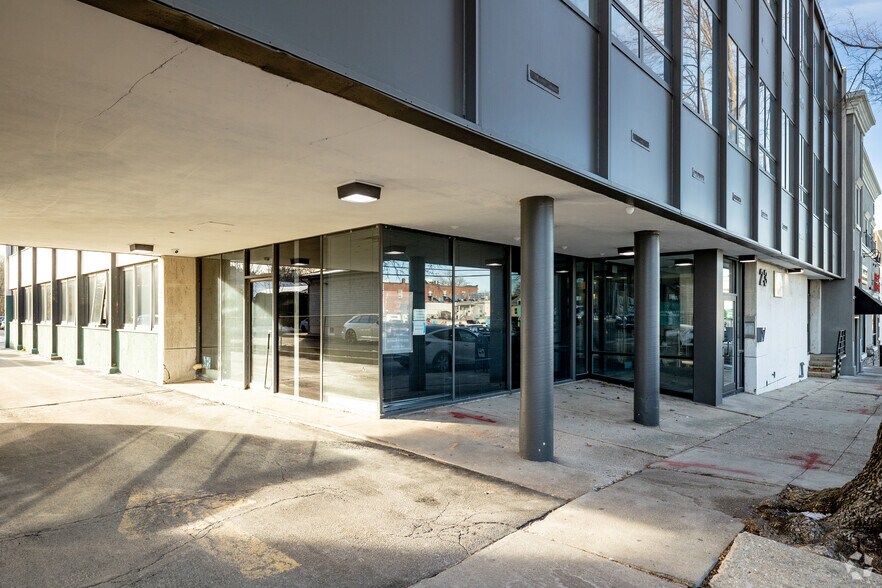 More Photos Of 23 Green St, Huntington Office For Lease