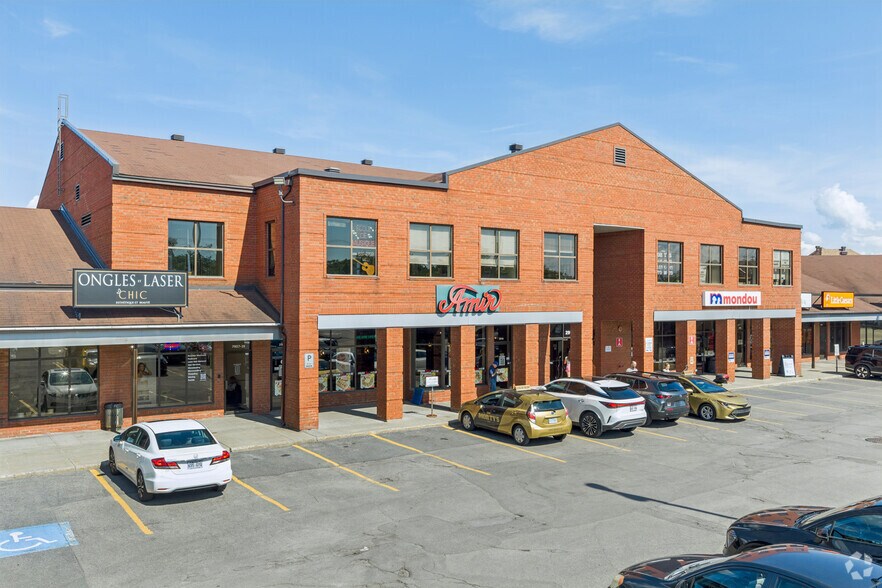 More Photos Of 2899 Boulevard St-Charles, Kirkland Unknown For Lease