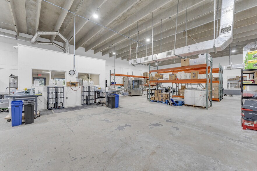 More Photos Of 501-513 Old Griffin Rd, Dania Warehouse For Sale