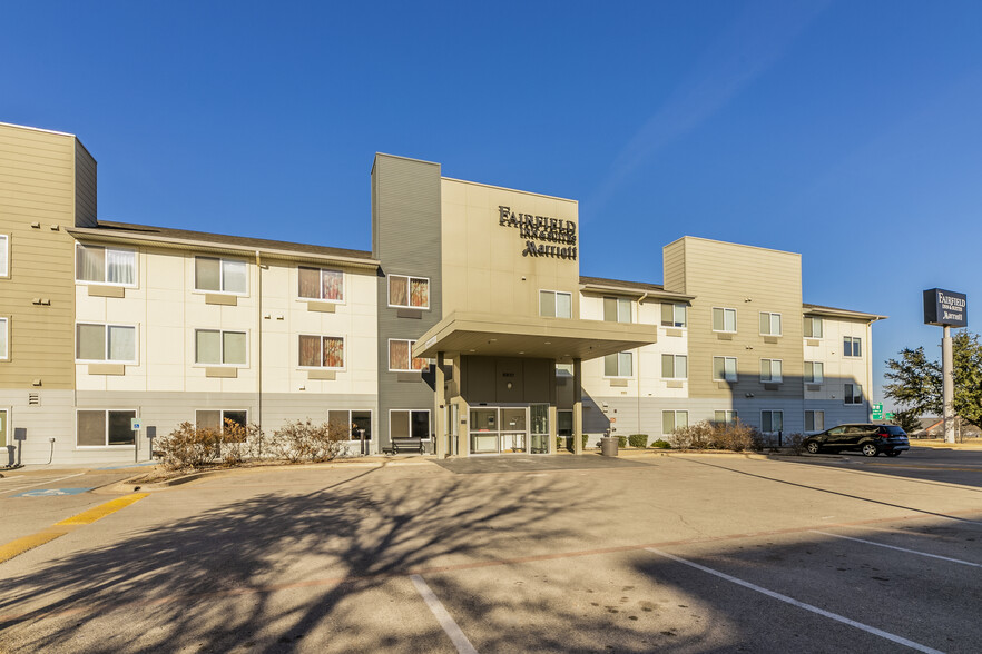 Primary Photo Of 6851 West Fwy, Fort Worth Hotel For Sale