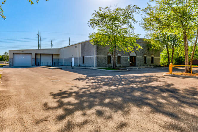Primary Photo Of 2045 Corporate Dr S, Wilmington Warehouse For Lease