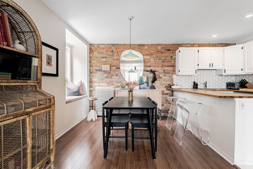 More Photos Of 164 Sunnyside Av, Toronto Multifamily For Sale